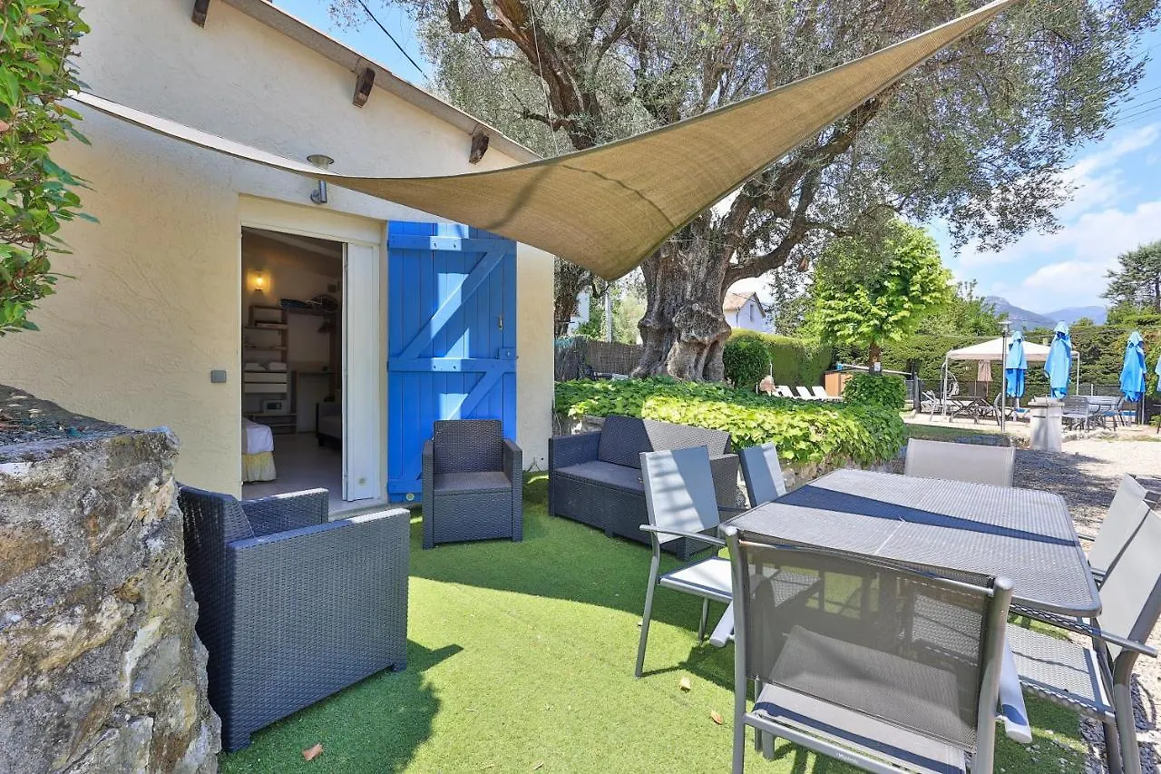 Hotel Cayrons Vence & St Paul De Vence 3*,